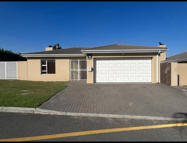 3 BEDROOM PROPERTY TO RENT IN PROTEA HEIGHTS
